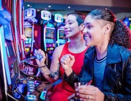 Dasbor permainan super dewa menampilkan pasar sepak bola dan permainan slot